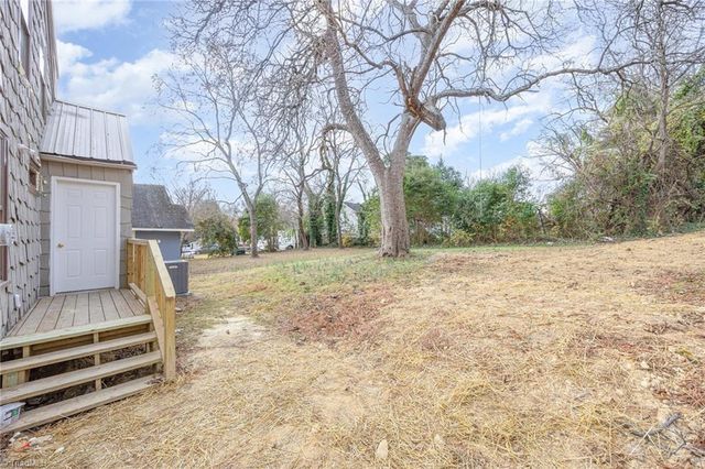 8 school Street, Thomasville, NC 27360