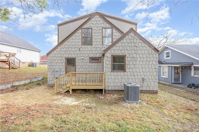 8 school Street, Thomasville, NC 27360