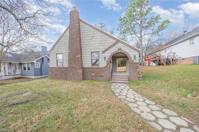 8 school Street, Thomasville, NC 27360