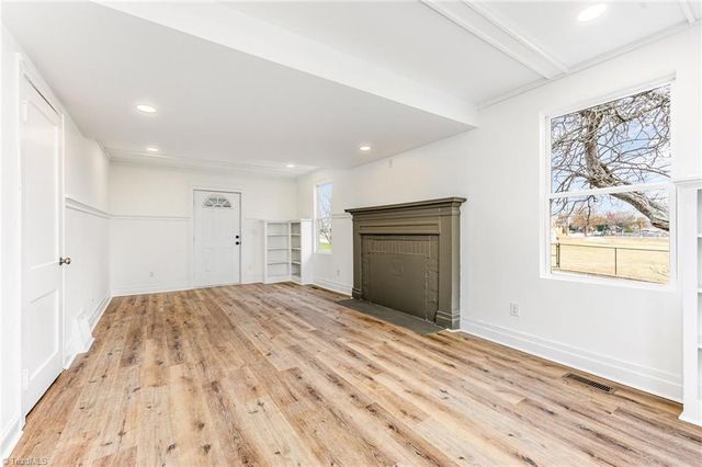 8 school Street, Thomasville, NC 27360