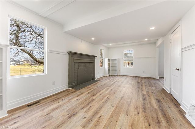 8 school Street, Thomasville, NC 27360