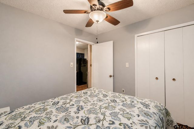 4514 Skyline, Chandler, TX 75758