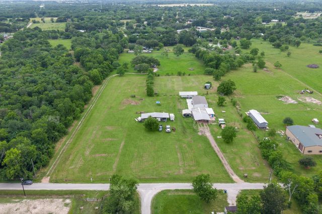 1529 Manak Road, Sealy, TX 77474