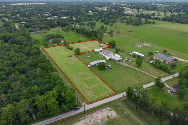 1529 Manak Road, Sealy, TX 77474