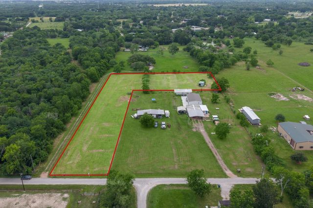1529 Manak Road, Sealy, TX 77474