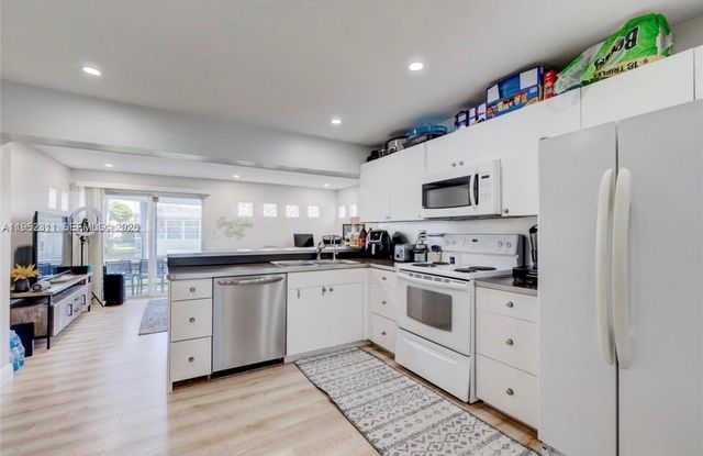 5402 NW 25th Ter, Tamarac, FL 33309