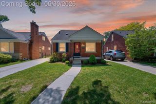21700 Trombly Street, Saint Clair Shores, MI 48080