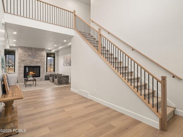 387 E 7900 Street, Huntsville, UT 84317