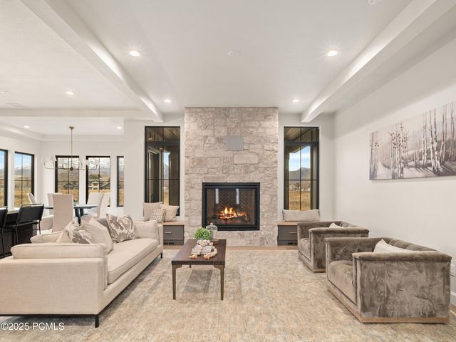 387 E 7900 Street, Huntsville, UT 84317