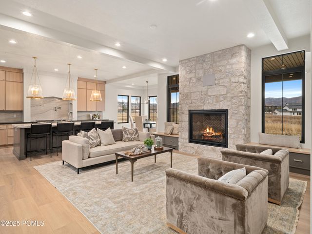 387 E 7900 Street, Huntsville, UT 84317