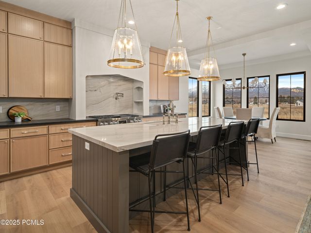 387 E 7900 Street, Huntsville, UT 84317