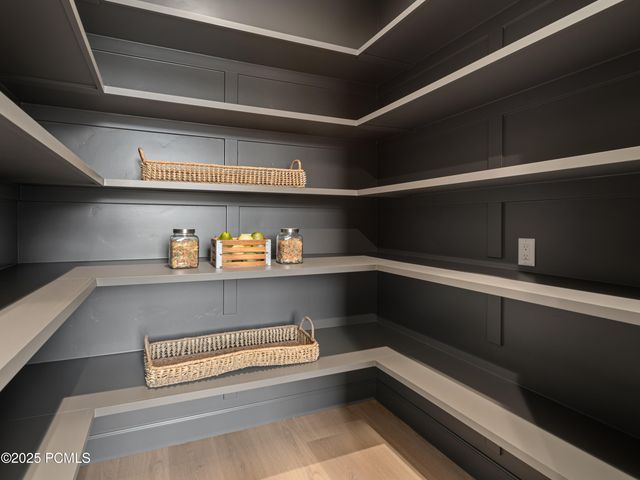 387 E 7900 Street, Huntsville, UT 84317