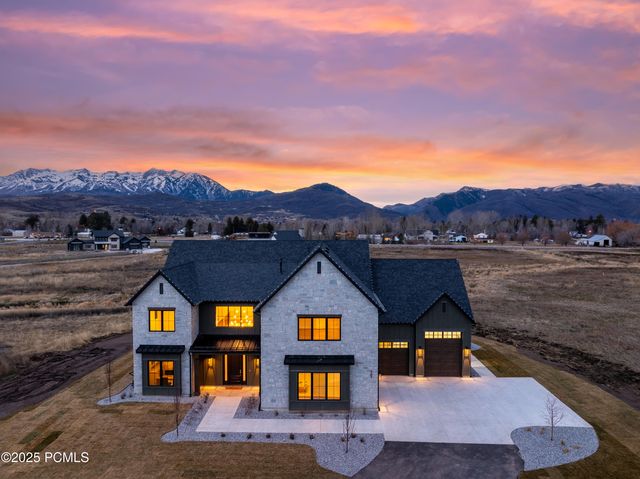 387 E 7900 Street, Huntsville, UT 84317