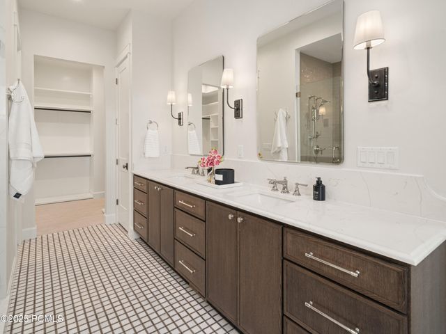 387 E 7900 Street, Huntsville, UT 84317