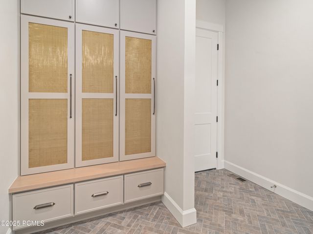 387 E 7900 Street, Huntsville, UT 84317