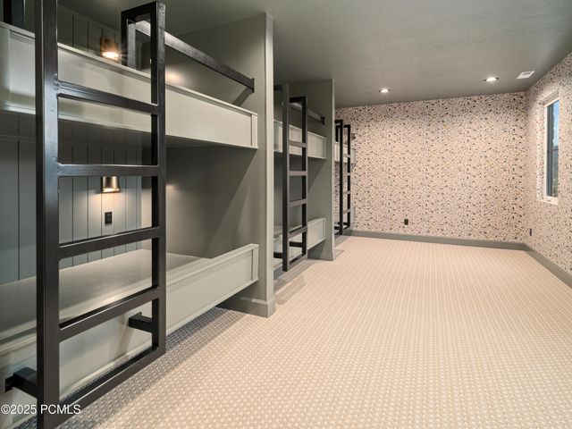 387 E 7900 Street, Huntsville, UT 84317