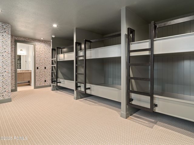 387 E 7900 Street, Huntsville, UT 84317