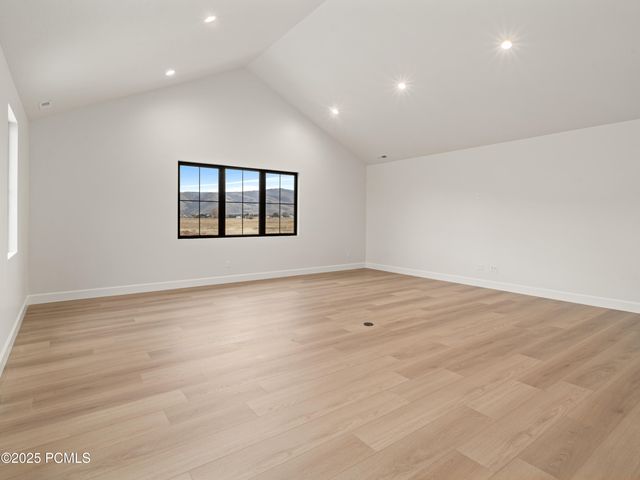 387 E 7900 Street, Huntsville, UT 84317