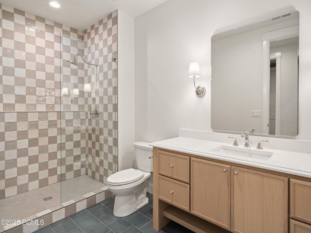 387 E 7900 Street, Huntsville, UT 84317