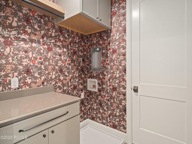 387 E 7900 Street, Huntsville, UT 84317