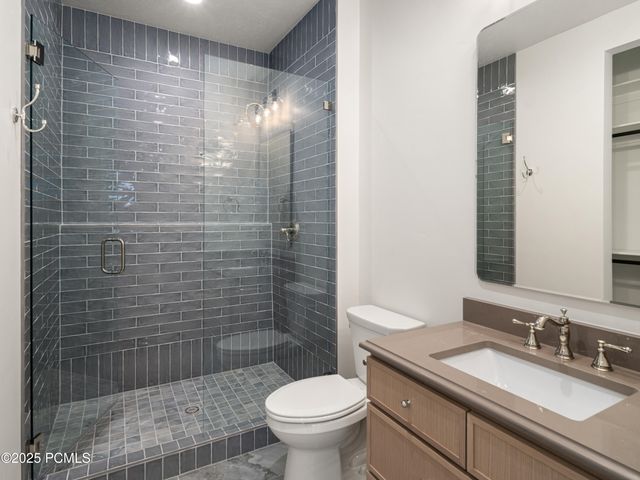 387 E 7900 Street, Huntsville, UT 84317