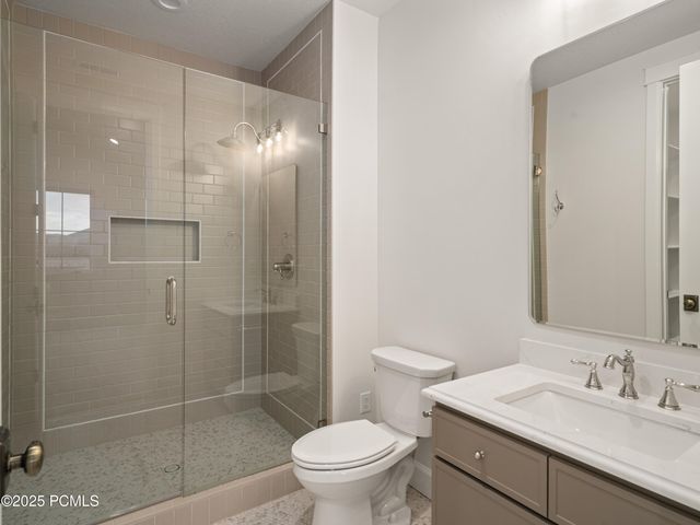 387 E 7900 Street, Huntsville, UT 84317