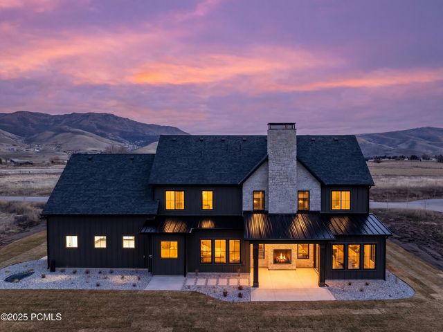 387 E 7900 Street, Huntsville, UT 84317