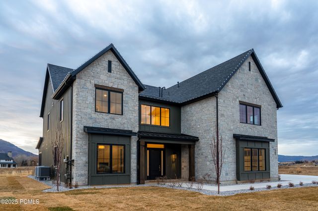 387 E 7900 Street, Huntsville, UT 84317