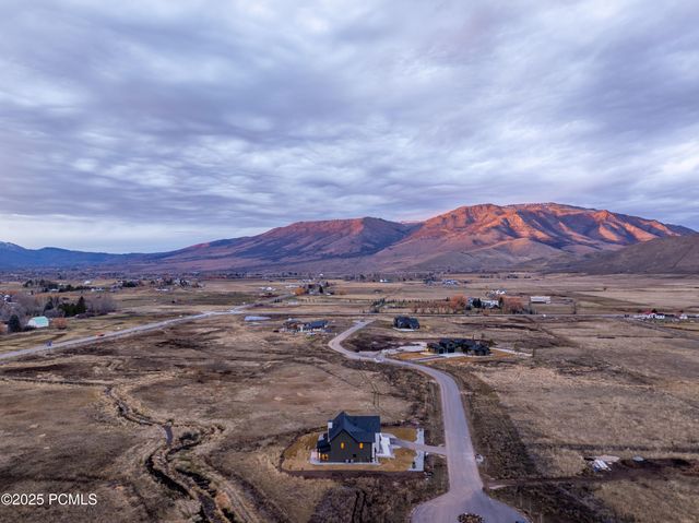 387 E 7900 Street, Huntsville, UT 84317