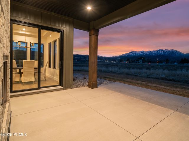 387 E 7900 Street, Huntsville, UT 84317