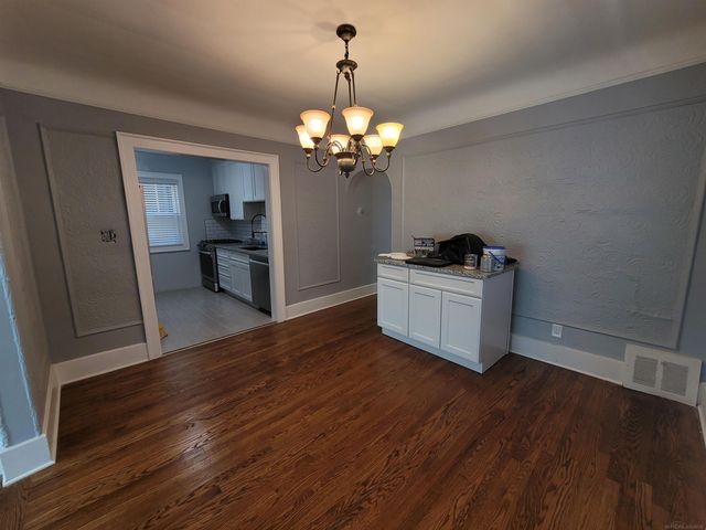 1146 Lakepointe Street, Grosse Pointe, MI 48230