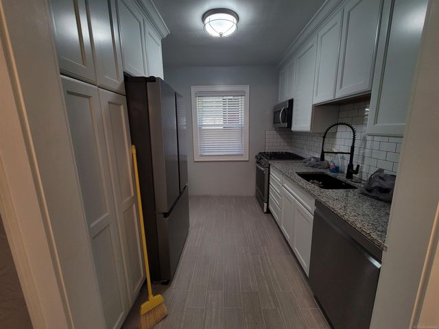 1146 Lakepointe Street, Grosse Pointe, MI 48230