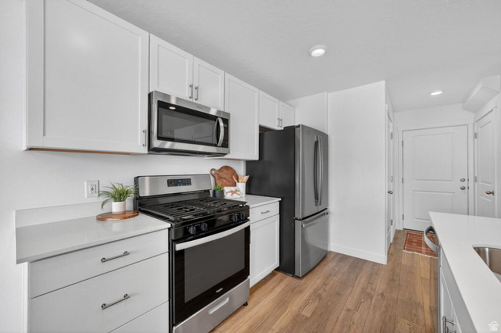 Image 4 of property listing at 1449 S WINDY RIDGE DR, Spanish Fork, UT 84660