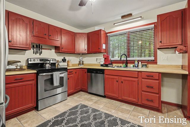 21 Riverview Drive, Greenville, MI 48838