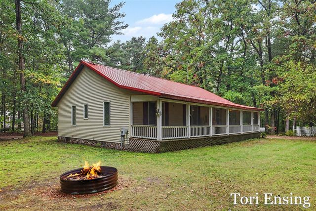 21 Riverview Drive, Greenville, MI 48838