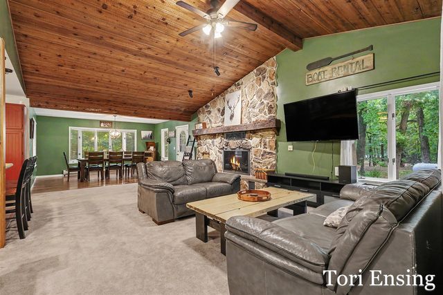21 Riverview Drive, Greenville, MI 48838