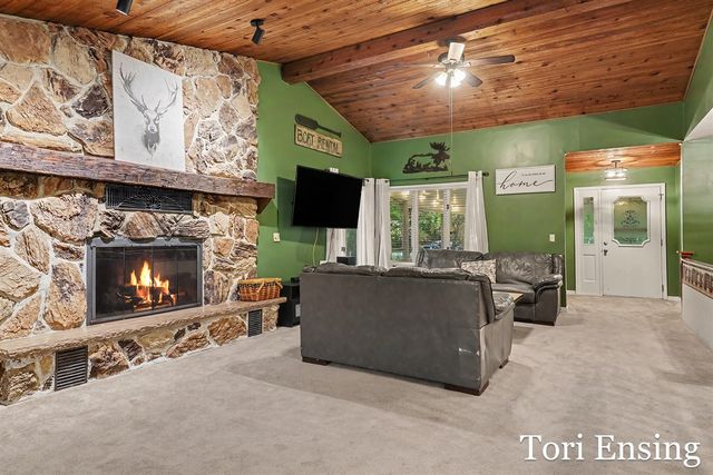 21 Riverview Drive, Greenville, MI 48838