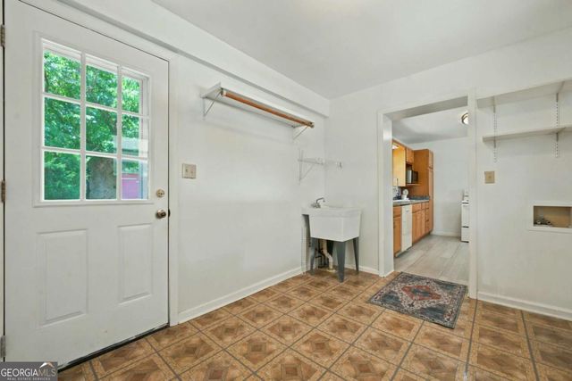 3576 Lakeshore Drive, Smyrna, GA 30082