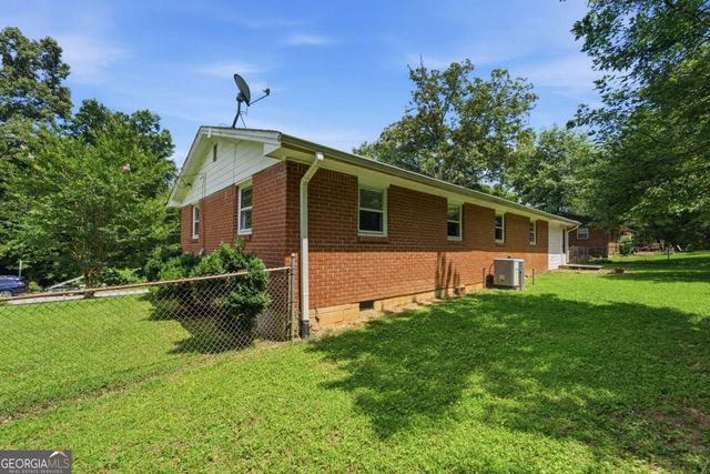 3576 Lakeshore Drive, Smyrna, GA 30082