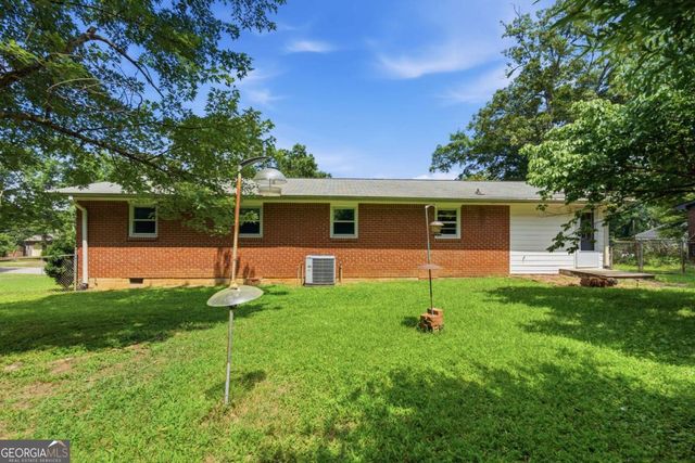 3576 Lakeshore Drive, Smyrna, GA 30082