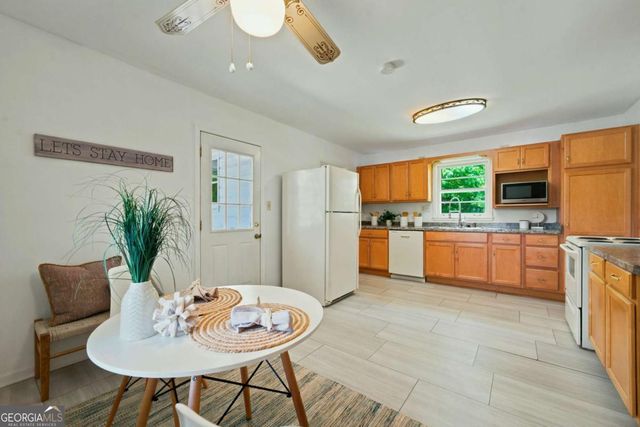 3576 Lakeshore Drive, Smyrna, GA 30082