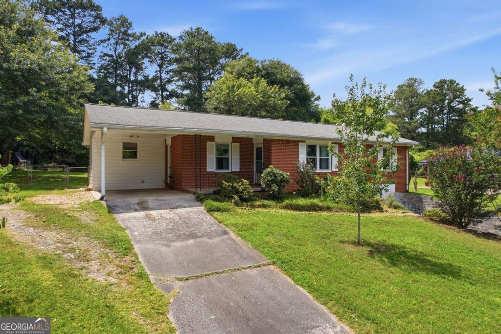 3576 Lakeshore Drive, Smyrna, GA 30082