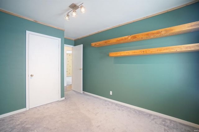 3844 E 400 N., Warsaw, IN 46582