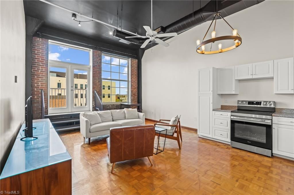 101 N Chestnut Street 13, Winston-salem, NC 27101