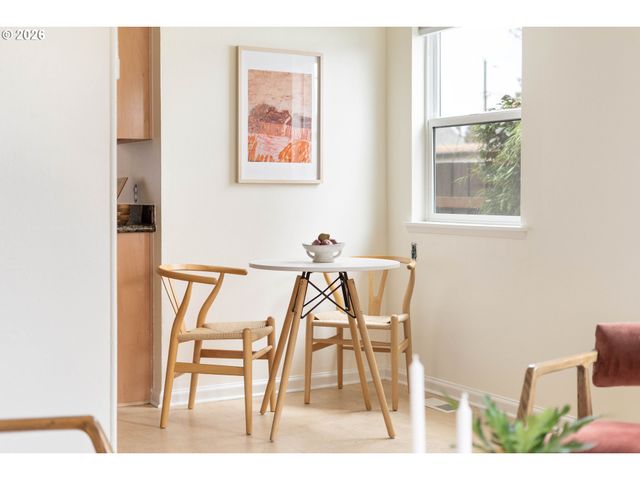 8609 Se FLAVEL St, Portland, OR 97266