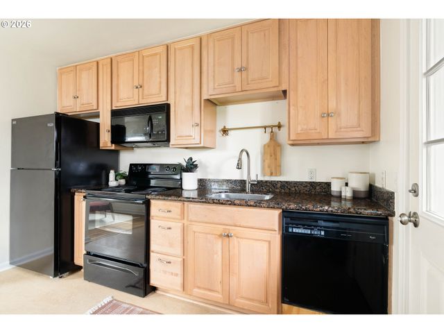 8609 Se FLAVEL St, Portland, OR 97266