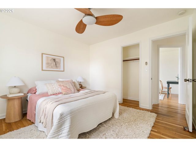 8609 Se FLAVEL St, Portland, OR 97266