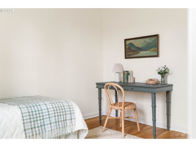 8609 Se FLAVEL St, Portland, OR 97266