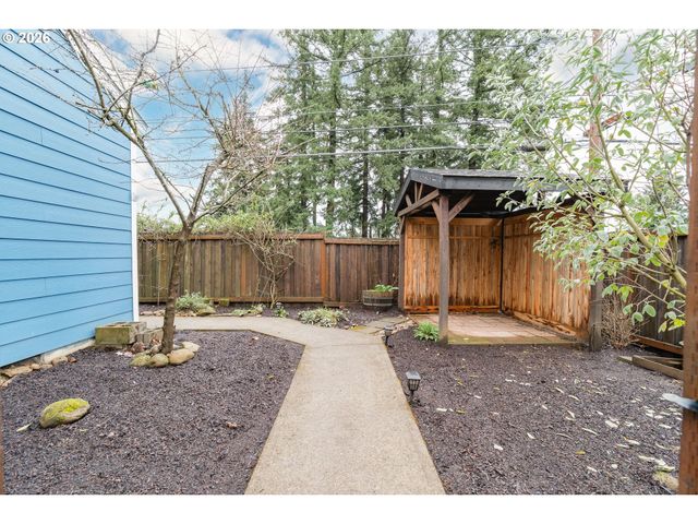 8609 Se FLAVEL St, Portland, OR 97266