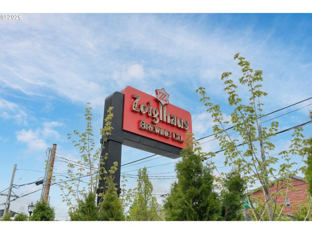 8609 Se FLAVEL St, Portland, OR 97266